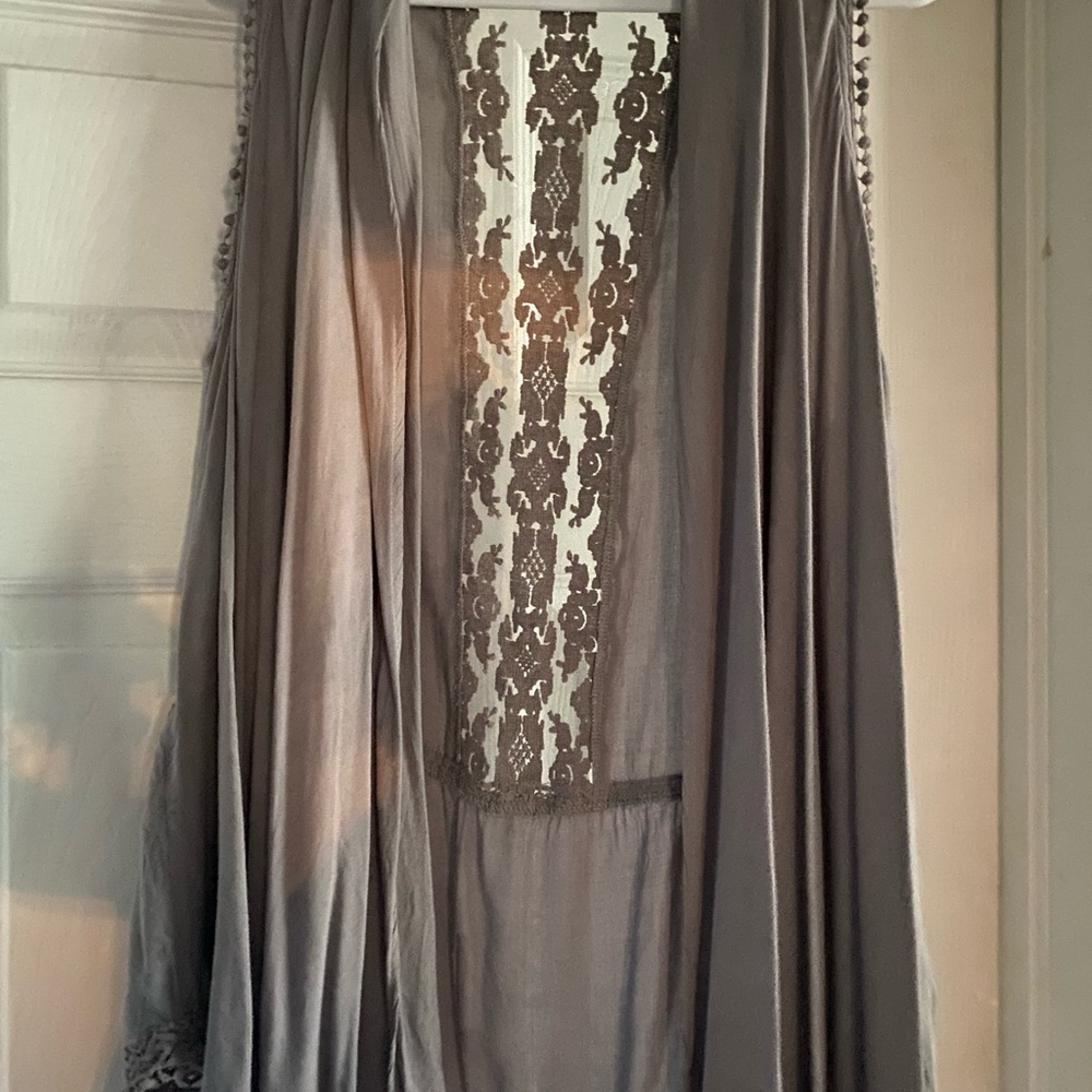 Lace vest/kimono